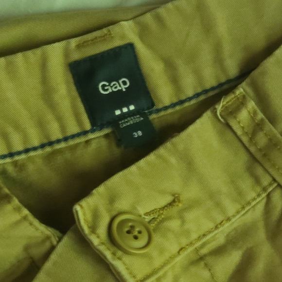 Men's GAP Khaki Shorts - Picture 5 of 5